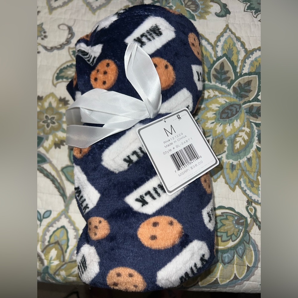 Cozy Kids hooded blanketswith Milk and Cookie Print